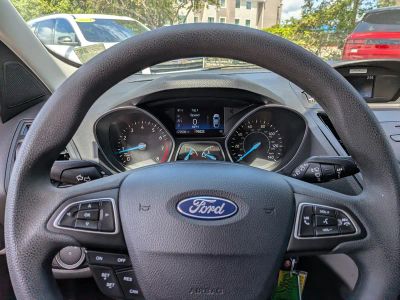 2017 Ford Escape — photo 26 view