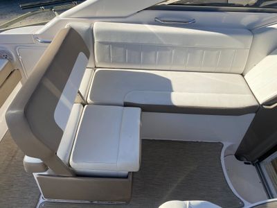 2017 Regal 30 Express - Photo 18