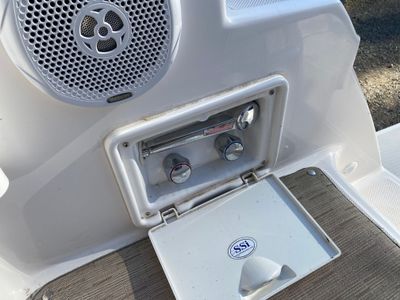 2017 Regal 30 Express - Photo 34