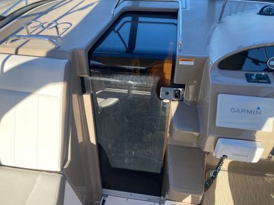 2017 Regal 30 Express - Photo 5