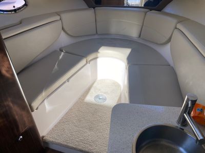 2017 Regal 30 Express - Photo 31