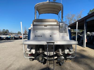 2017 Regal 30 Express - Photo 12