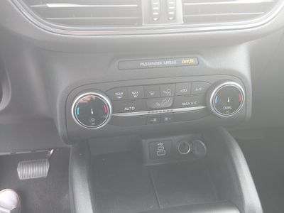 2025 Ford Escape — photo 18 view