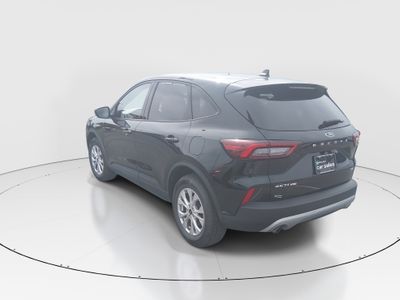 2025 Ford Escape — detail view