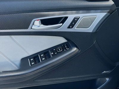 2018 Genesis G80 — photo 17 view