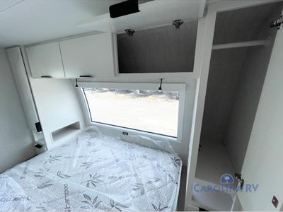 2026 Winnebago Thrive - Photo 9