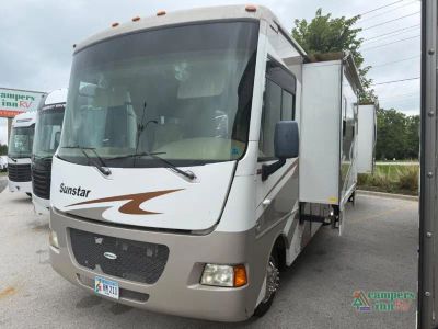 2012 Winnebago Sunstar — engine compartment view