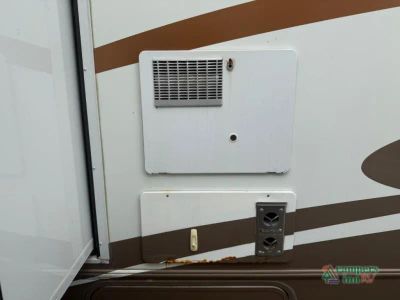 2012 Winnebago Sunstar — photo 12 view