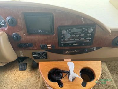 2012 Winnebago Sunstar — photo 15 view