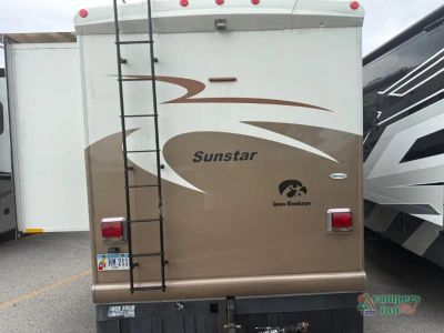 2012 Winnebago Sunstar — interior view
