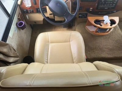 2012 Winnebago Sunstar — photo 13 view