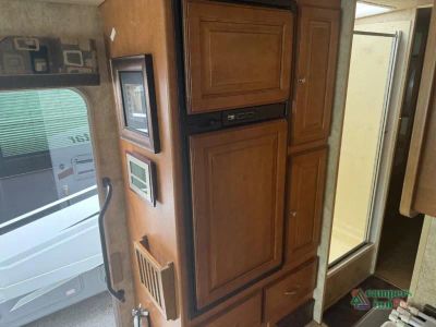 2012 Winnebago Sunstar — photo 30 view