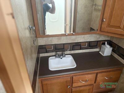2012 Winnebago Sunstar — photo 39 view