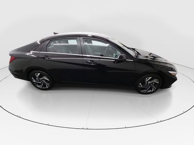 2025 Hyundai Elantra — photo 8 view