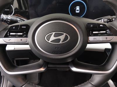 2025 Hyundai Elantra — photo 12 view