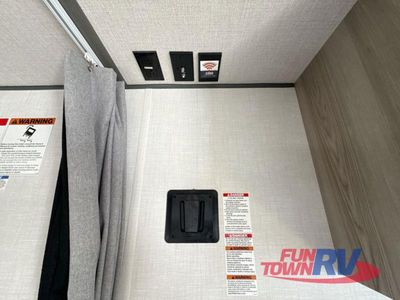 2025 Forest River RV Wildwood FSX - Photo 24