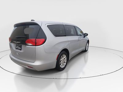 2023 Chrysler Voyager - Photo 7