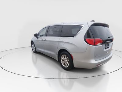 2023 Chrysler Voyager - Photo 5
