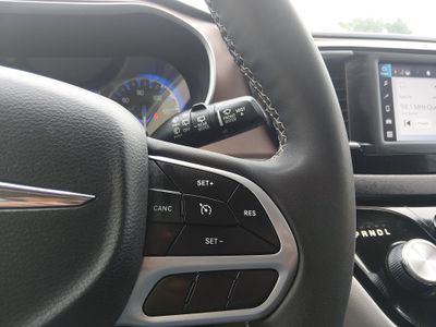 2023 Chrysler Voyager - Photo 12