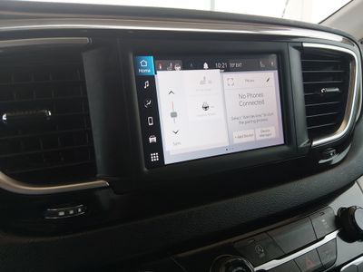 2023 Chrysler Voyager - Photo 18