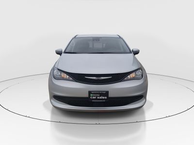 2023 Chrysler Voyager - Photo 2