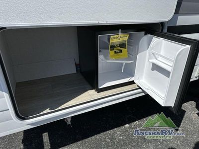 2025 Forest River RV Wildwood X-Lite - Photo 25