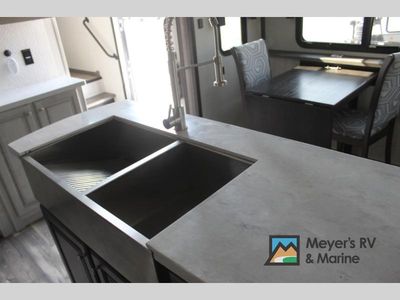 2022 Forest River RV Cardinal Luxury - Photo 24