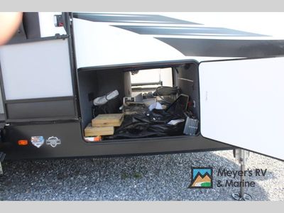 2022 Forest River RV Cardinal Luxury - Photo 7