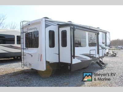 2022 Forest River RV Cardinal Luxury - Photo 5