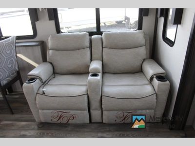 2022 Forest River RV Cardinal Luxury - Photo 17