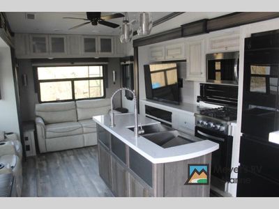 2022 Forest River RV Cardinal Luxury - Photo 15