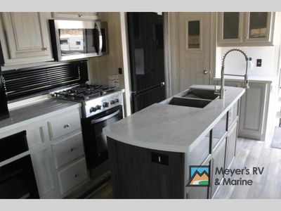 2022 Forest River RV Cardinal Luxury - Photo 21
