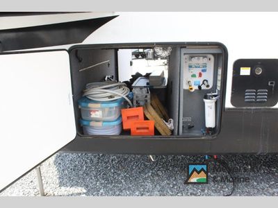 2022 Forest River RV Cardinal Luxury - Photo 13