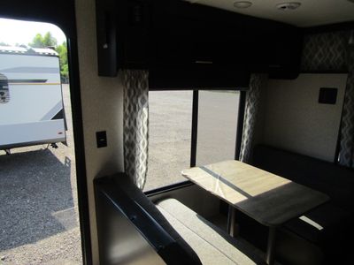 2022 Forest River Cherokee Grey Wolf — photo 12 view