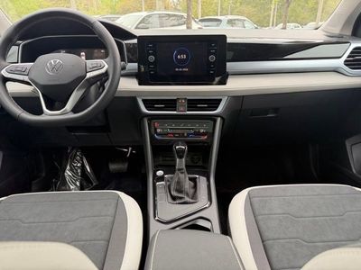 2026 Volkswagen Taos - Photo 9