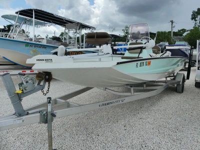 2022 Excel Bay Pro 203 — rear three-quarter view