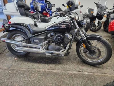 2005 Yamaha V Star Classic — front three-quarter view