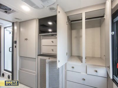 2025 Coachmen RV Entourage - Photo 42
