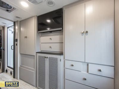 2025 Coachmen RV Entourage - Photo 41
