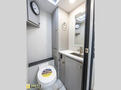 2025 Coachmen RV Entourage - Photo 38