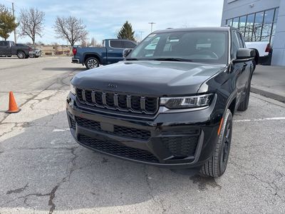 2026 Jeep Grand Cherokee — photo 11 view