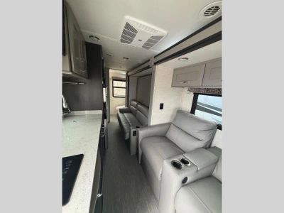 2021 Tiffin Motorhomes Wayfarer - Photo 8