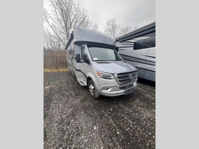 2021 Tiffin Motorhomes Wayfarer - Photo 1