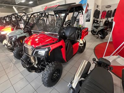 2026 Honda Pioneer 520 - Photo 2