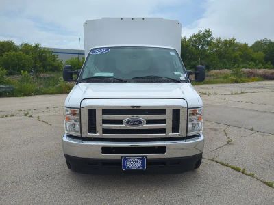 2025 Ford E-350SD — detail view