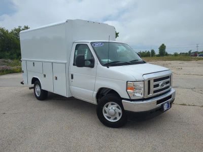 2025 Ford E-350SD — side profile view