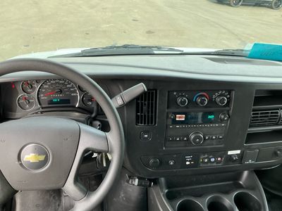 2025 Chevrolet Express Commercial Cutaway - Photo 14