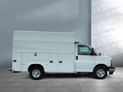 2025 Chevrolet Express Commercial Cutaway - Photo 6