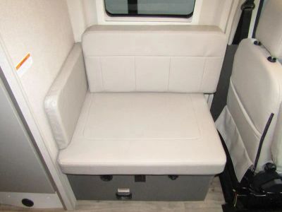 2026 Thor Motor Coach PALLADIUM - Photo 6