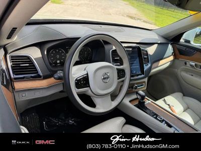 2019 Volvo XC90 — interior view